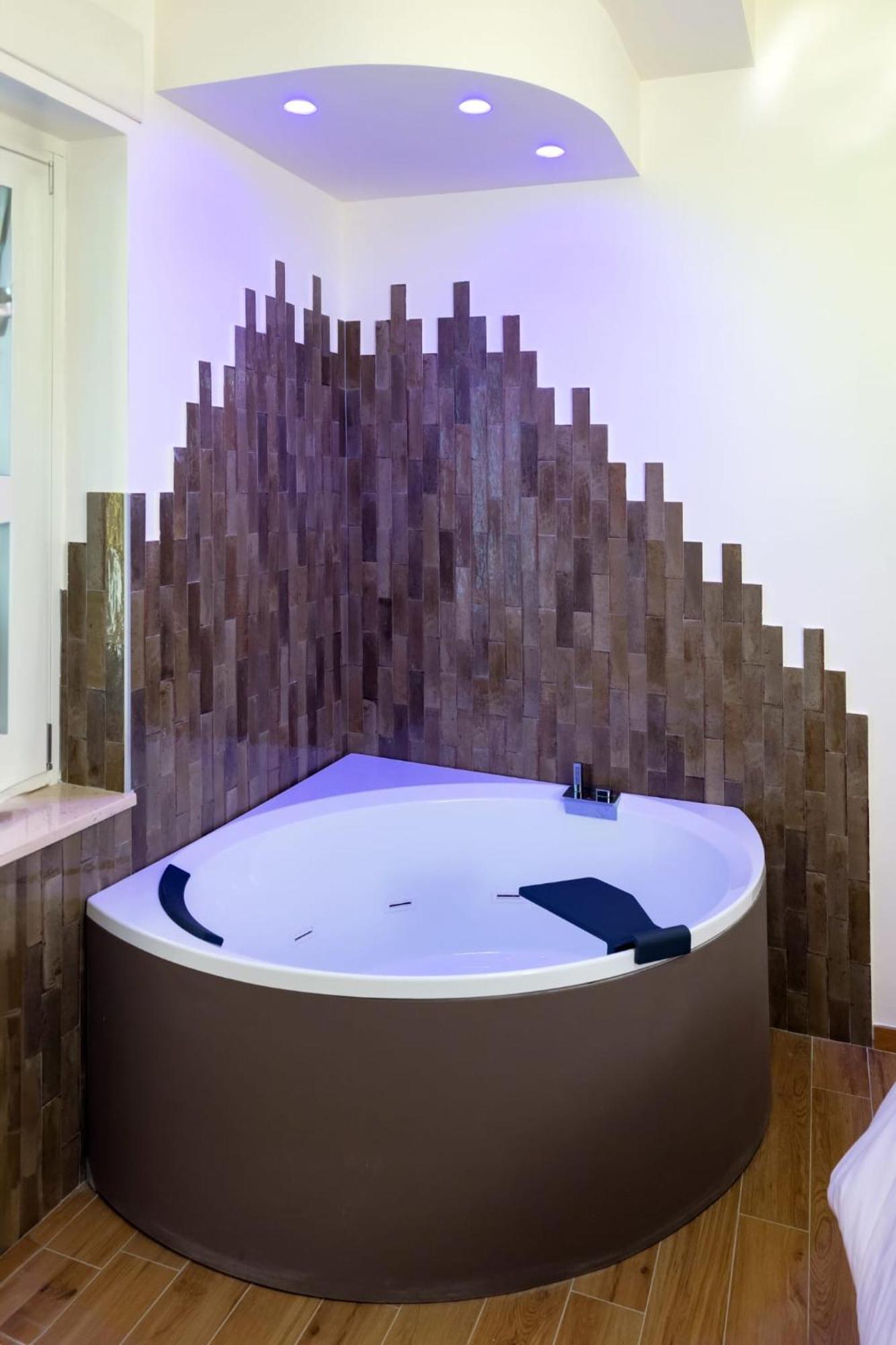 شقة Three Moons Boutique House/Calypso ساليرنو المظهر الخارجي الصورة