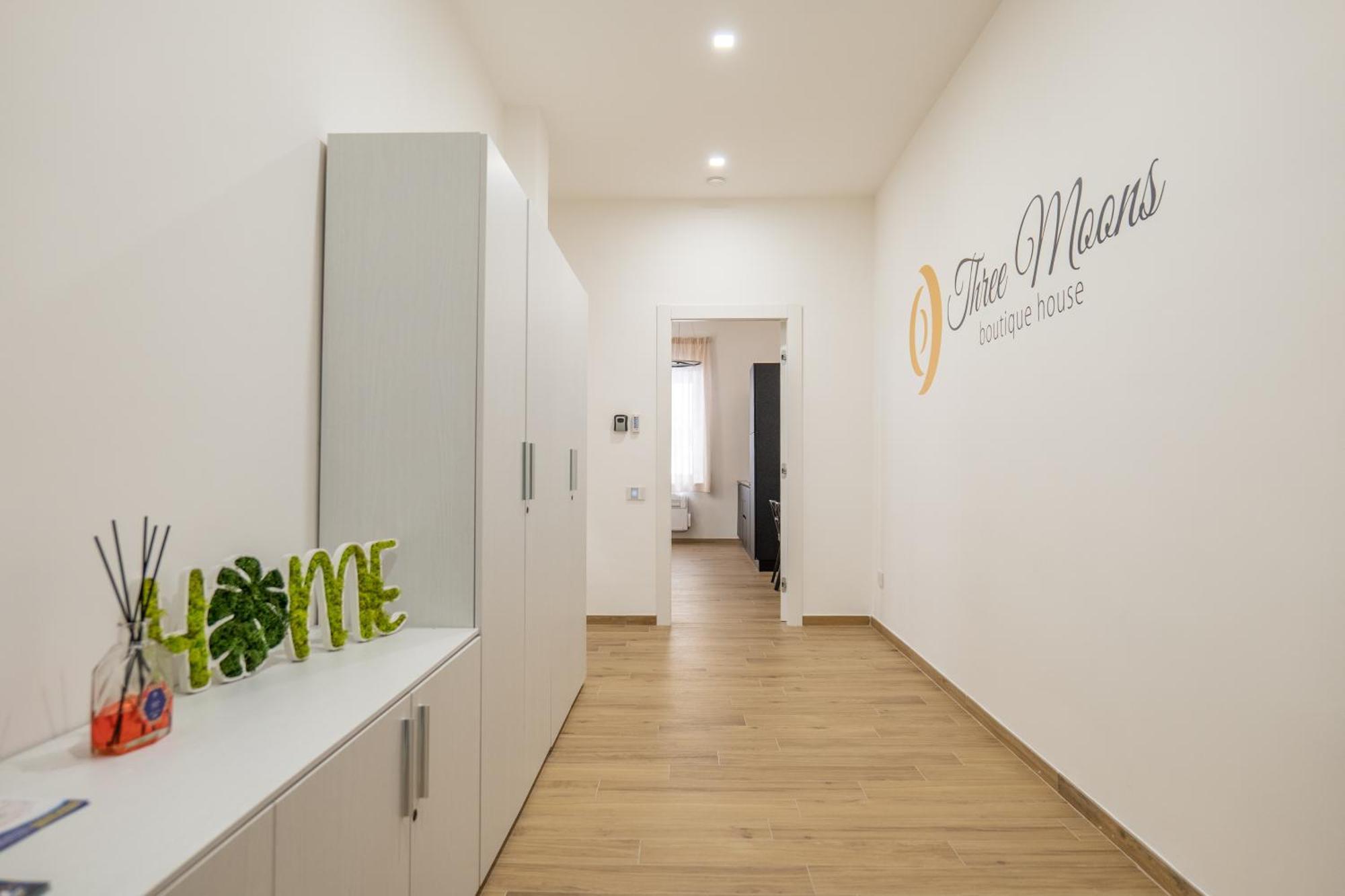 شقة Three Moons Boutique House/Calypso ساليرنو المظهر الخارجي الصورة