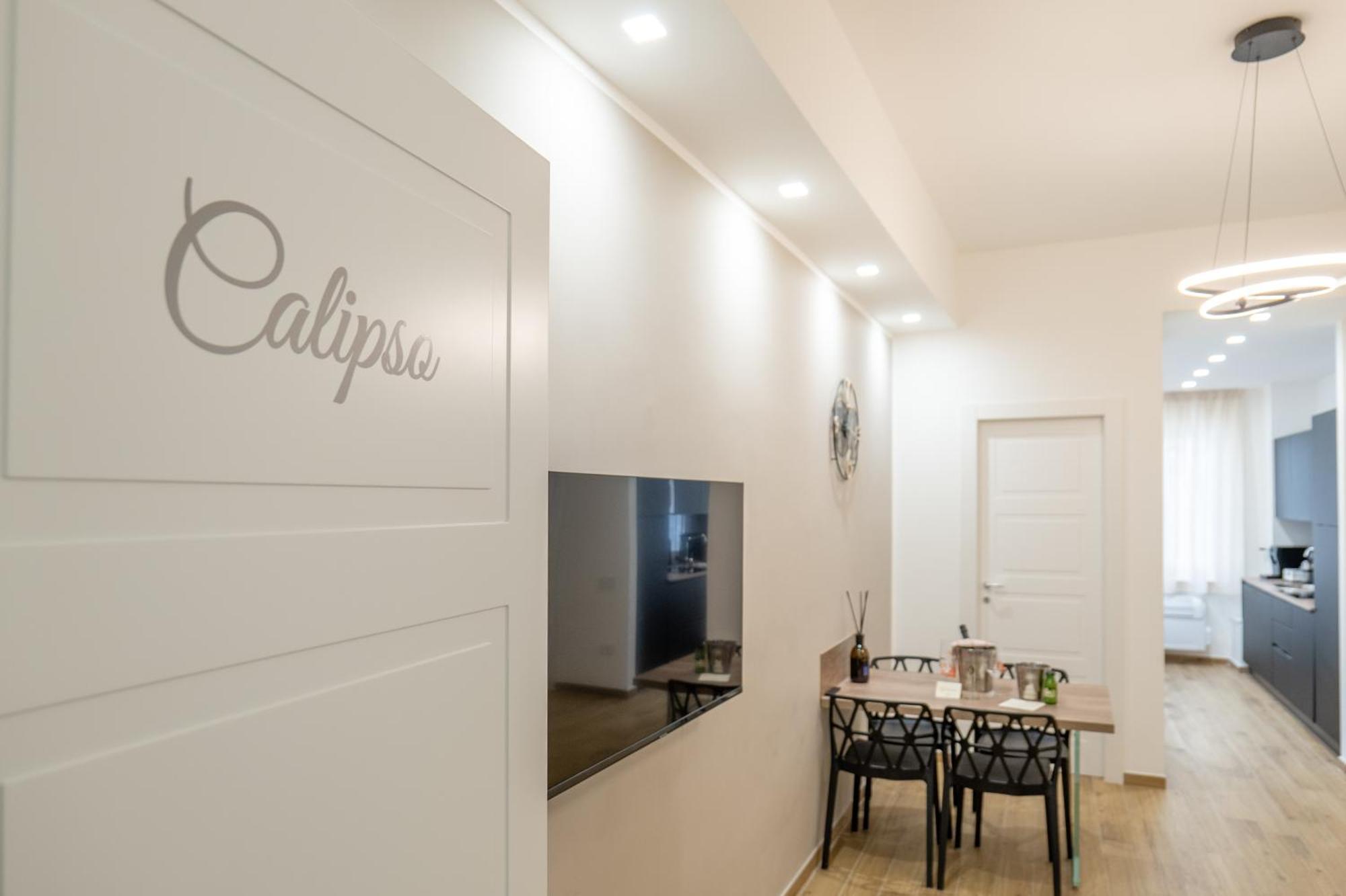 شقة Three Moons Boutique House/Calypso ساليرنو المظهر الخارجي الصورة