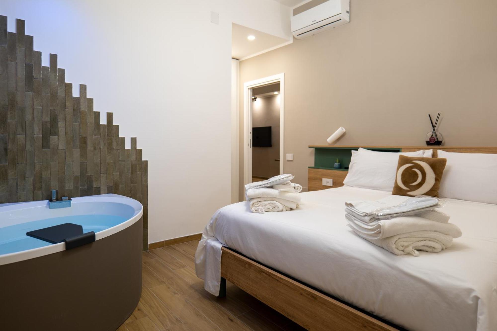 شقة Three Moons Boutique House/Calypso ساليرنو المظهر الخارجي الصورة