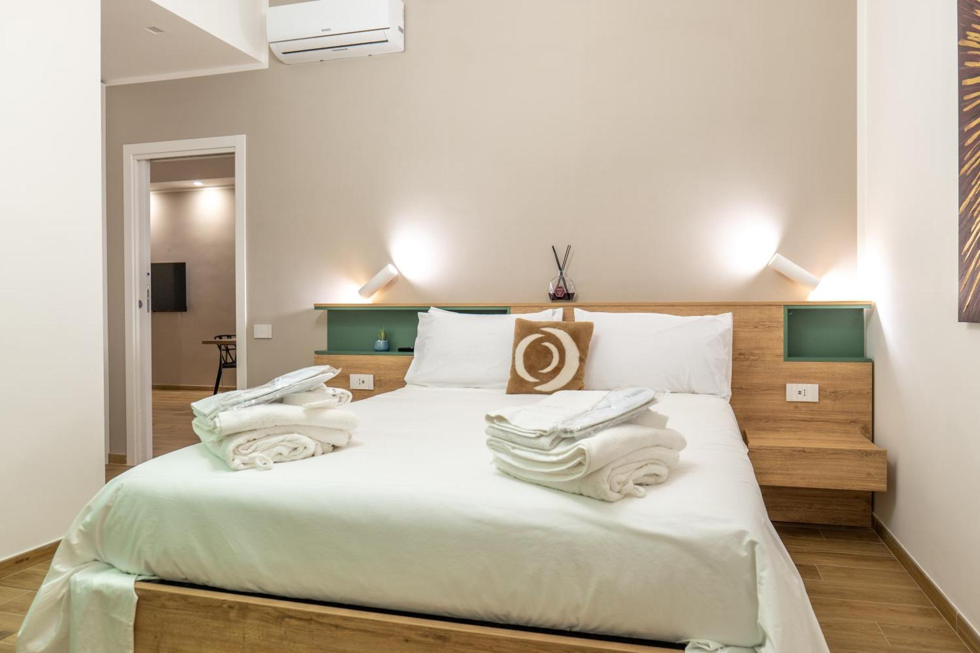 شقة Three Moons Boutique House/Calypso ساليرنو المظهر الخارجي الصورة