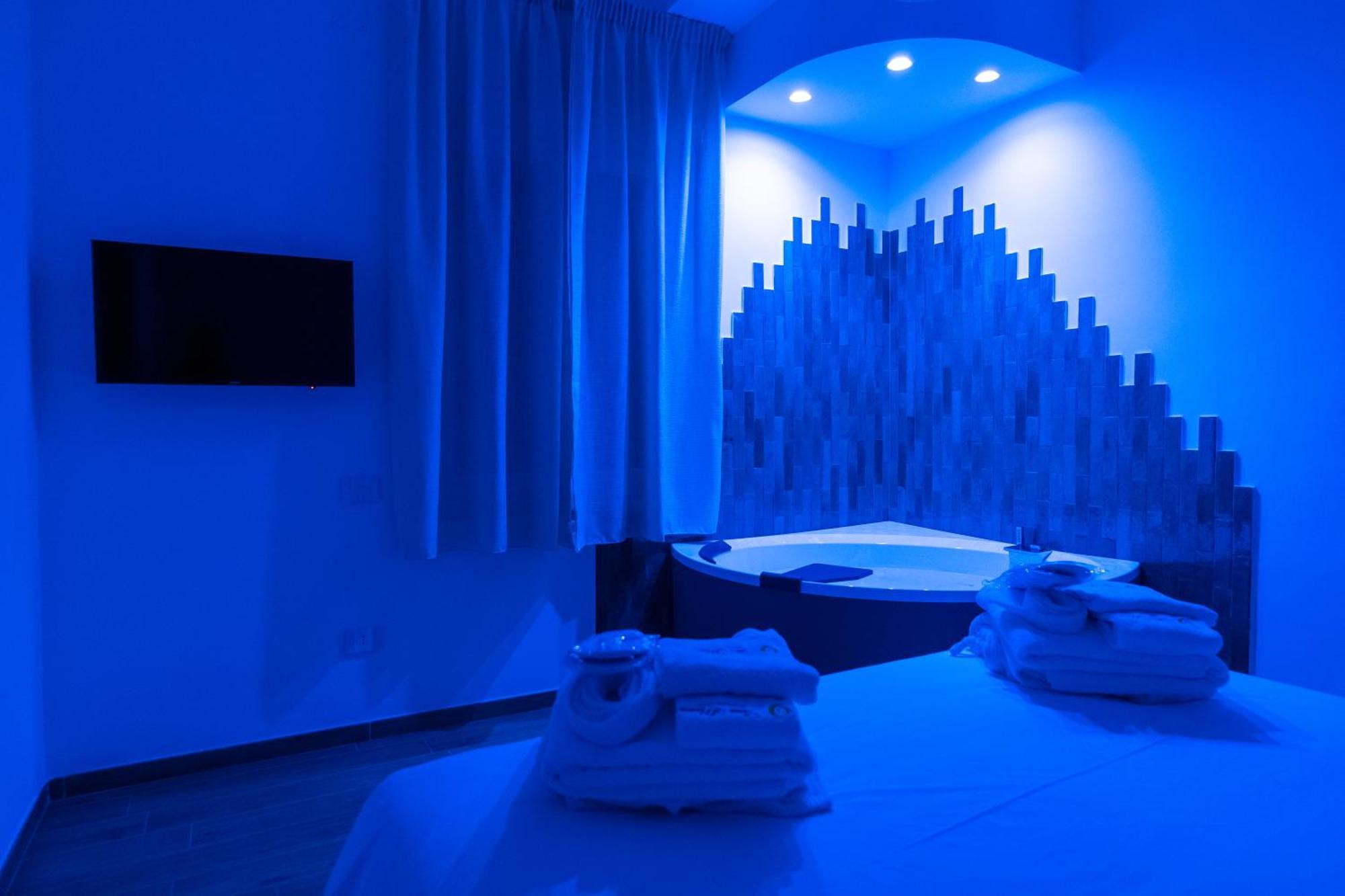 شقة Three Moons Boutique House/Calypso ساليرنو المظهر الخارجي الصورة