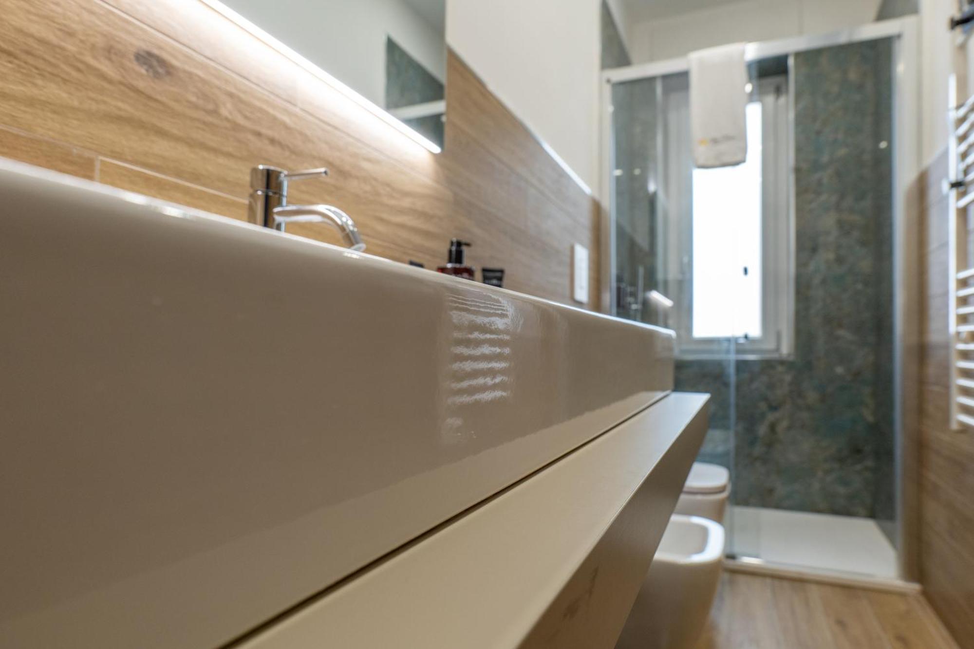 شقة Three Moons Boutique House/Calypso ساليرنو المظهر الخارجي الصورة