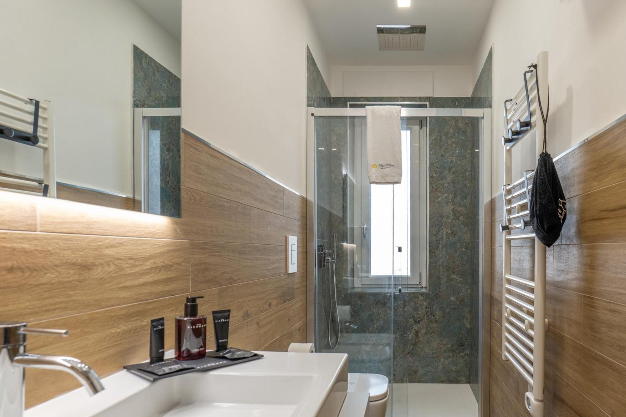 شقة Three Moons Boutique House/Calypso ساليرنو المظهر الخارجي الصورة